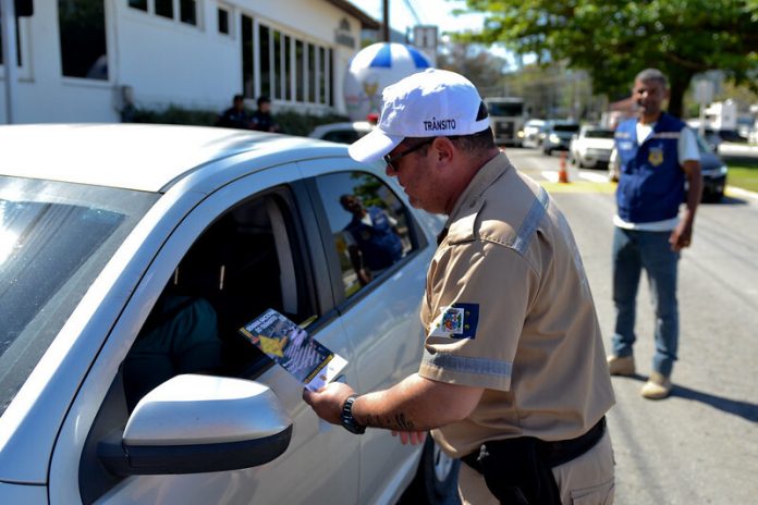 Transito-Foto-Luis-Fernando-Lara-Prefeitura-de-Angra_72dpi-696x464
